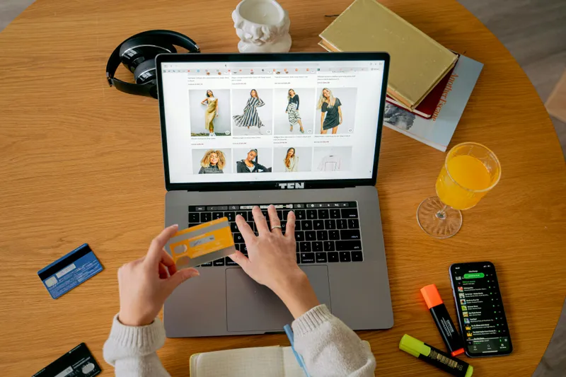 An International Shoppers’ Guide to U.S. Sale Events